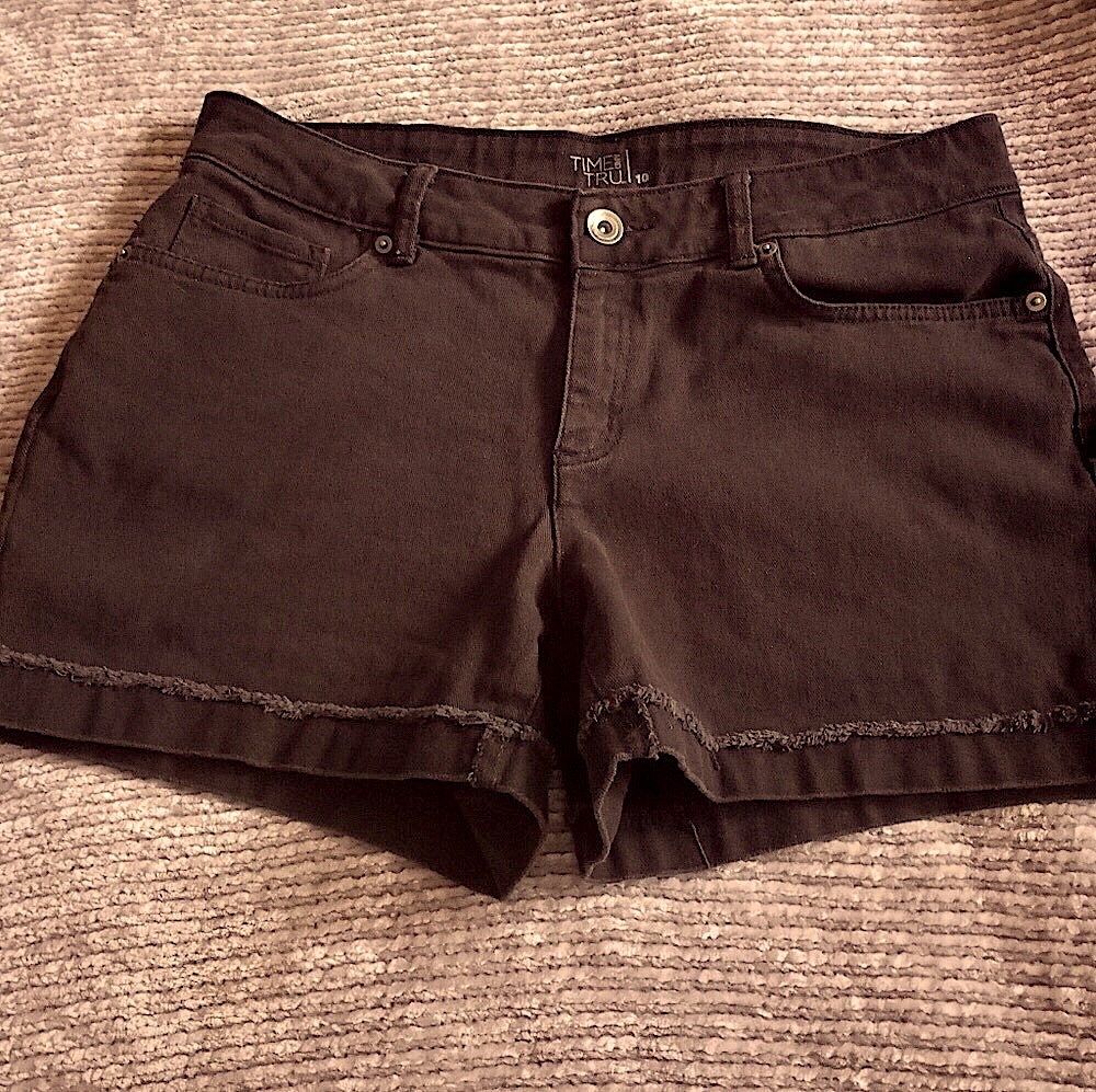 Sold Black Jean Shorts Size 10 - Picture 4 of 5